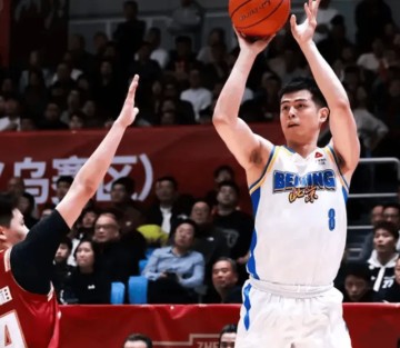 九游娱乐APP入口-陈盈骏7中4得到14分3助攻3失误，方硕4中0得到0分2助攻