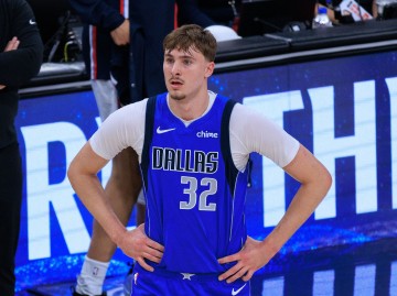 九游娱乐APP入口-弗拉格：我的新秀赛季表现还算不错 我的发挥稳定 全方位在进步