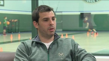 九游娱乐中国官网-全美多州疫苗供不应求 雄鹿副总裁火速接种引质疑